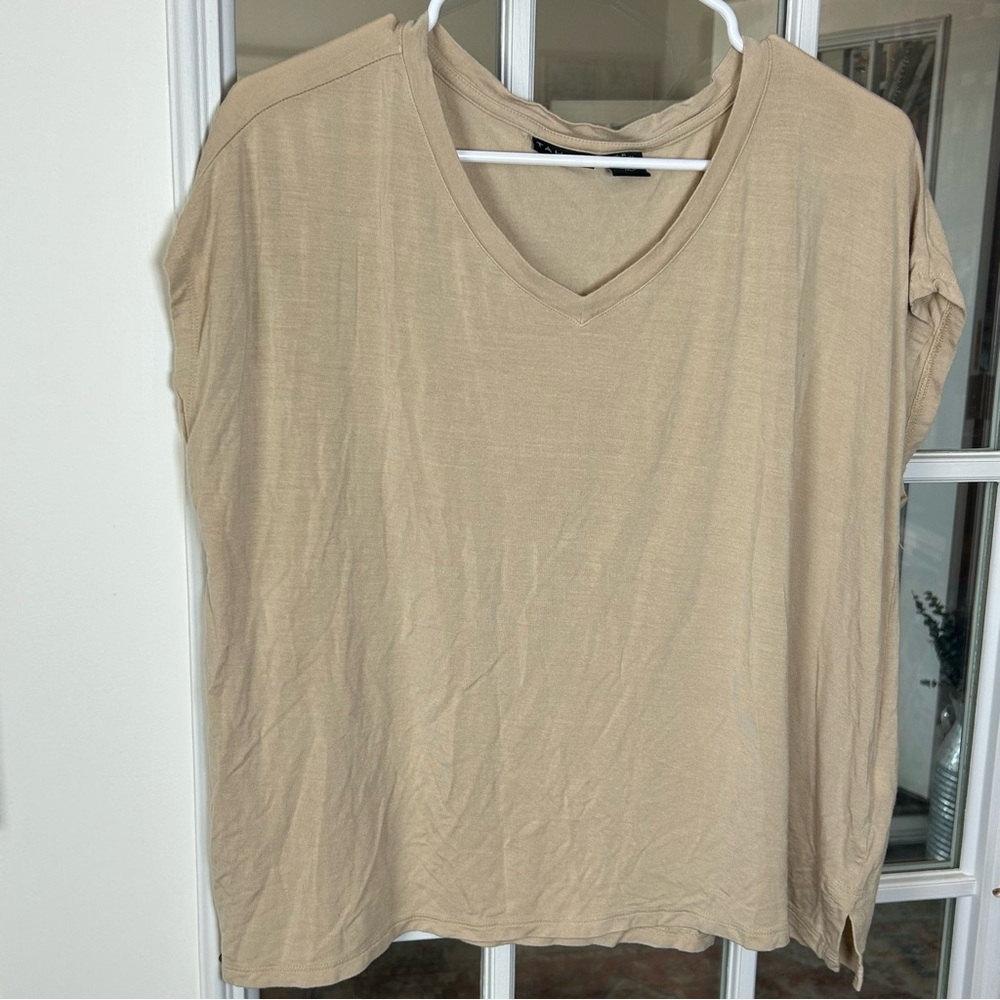 Tahari Beige V-Neck Short Sleeve Top‎ Size XL